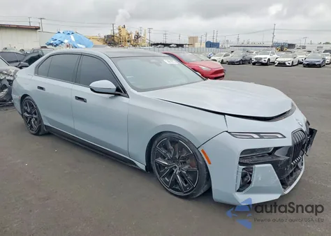 2023 BMW I7 xDrive60 z USA, uszkodzony, nr VIN WBY53EJ06PCN66454